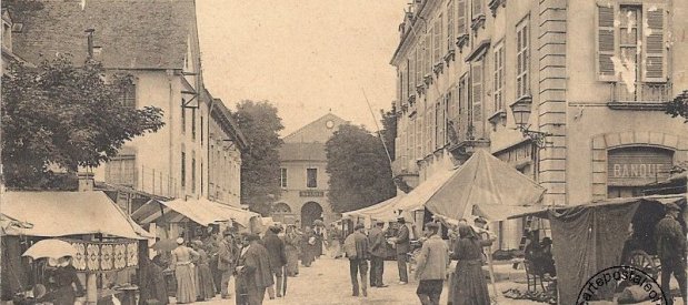 Oloron-Ste-Marie - coin du marche et mairie